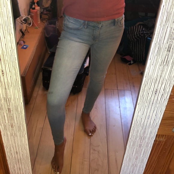 hollister light washed jeans - Picture 2 of 2
